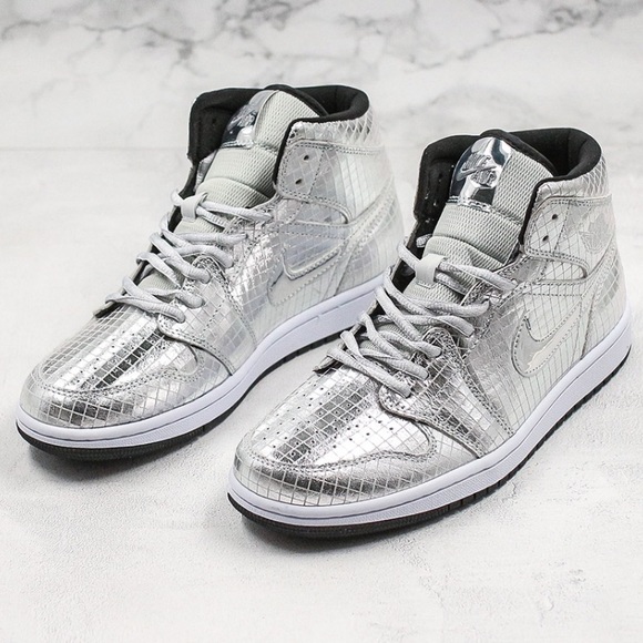 air jordan 1 mid flashing lights